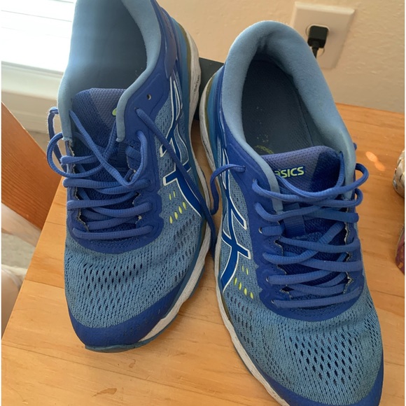 Sneakers - Picture 1 of 4